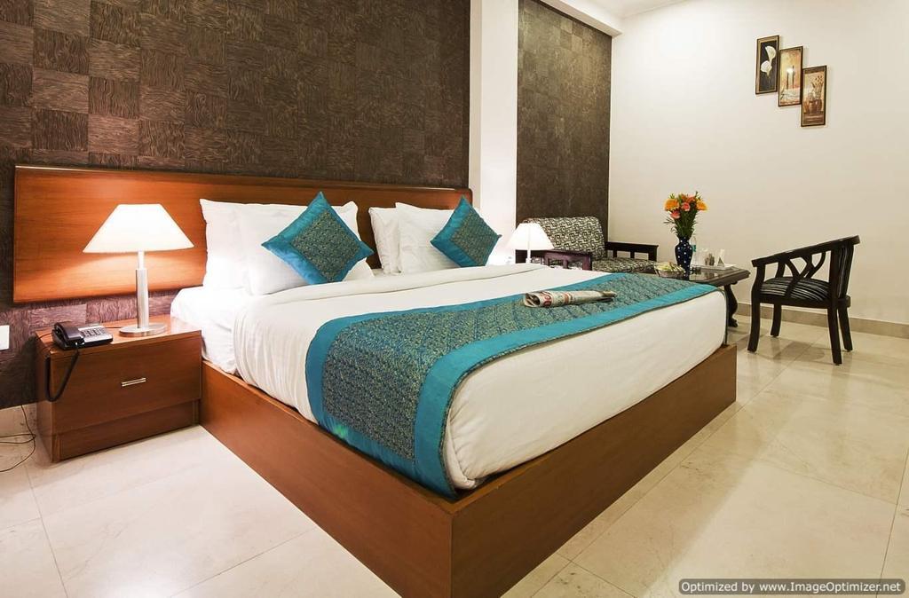 Royal Residence On Golf Course Road Gurgaon Exterior photo