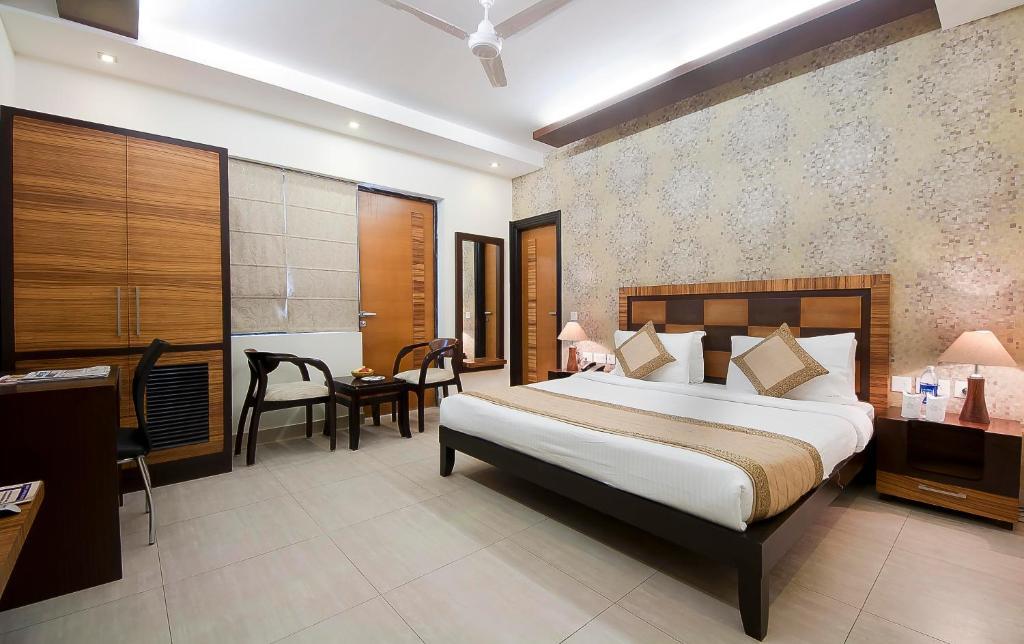 Royal Residence On Golf Course Road Gurgaon Exterior photo