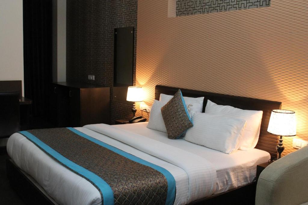 Royal Residence On Golf Course Road Gurgaon Exterior photo