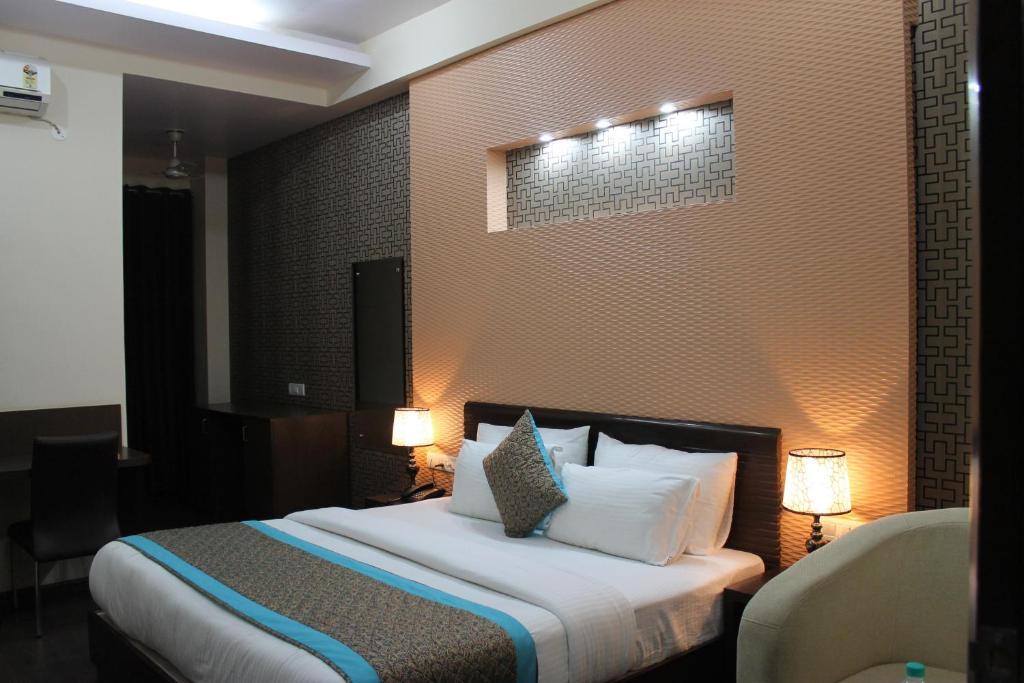 Royal Residence On Golf Course Road Gurgaon Exterior photo