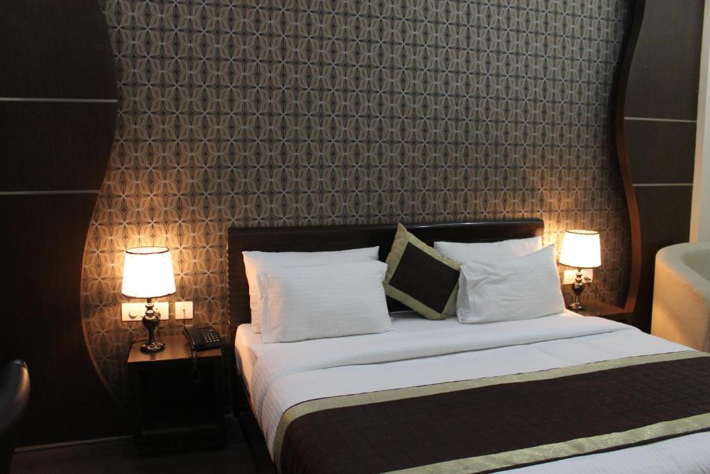 Royal Residence On Golf Course Road Gurgaon Exterior photo